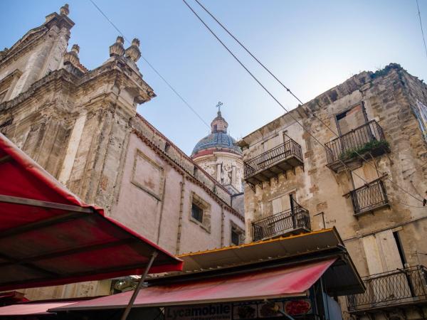 Palazzo Brunaccini Boutique Hotel : photo 1 de la chambre chambre de luxe avec bain à remous