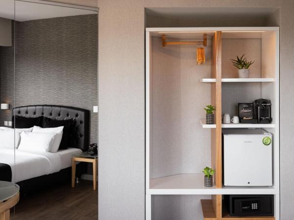 Kreoli Suites Glyfada : photo 5 de la chambre chambre double supérieure