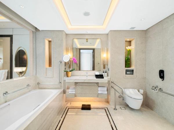 InterContinental Hotels Jakarta Pondok Indah, an IHG Hotel : photo 1 de la chambre chambre lit king-size classique - adaptée aux personnes à mobilité réduite