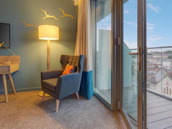 Hilton Bournemouth : photo 4 de la chambre chambre lit king-size avec balcon