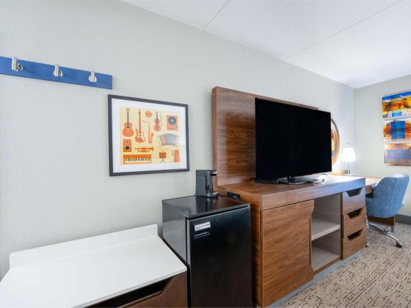 Hampton Inn & Suites Memphis East : photo 3 de la chambre chambre lit king-size - non-fumeurs