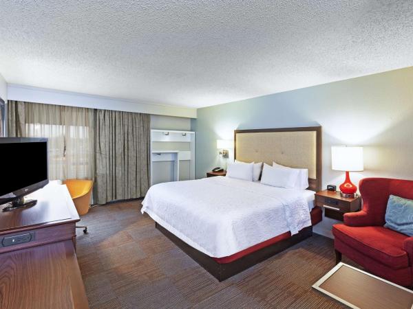 Hampton Inn Oklahoma City-Northwest : photo 2 de la chambre king room with accessible tub - mobility and hearing access/non-smoking