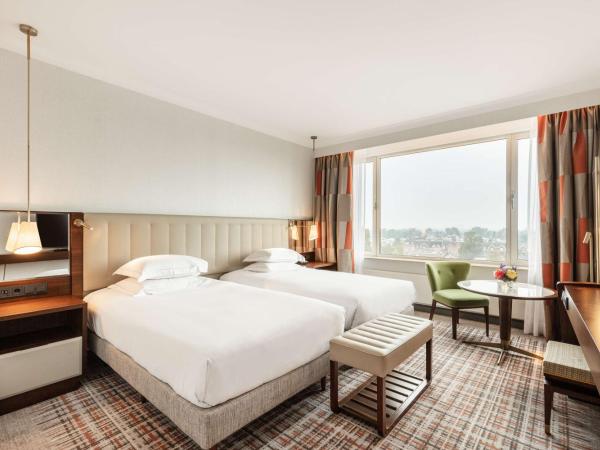 Hilton Amsterdam : photo 1 de la chambre chambre lits jumeaux deluxe - vue sur canal