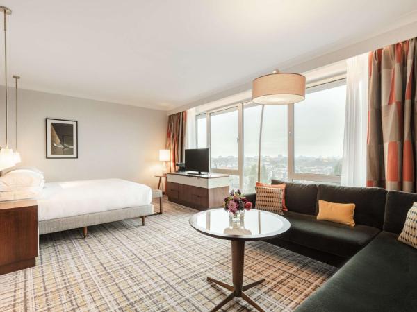 Hilton Amsterdam : photo 4 de la chambre suite junior lit king-size - vue sur le canal