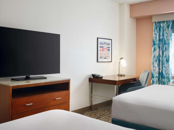 Hilton Garden Inn Atlanta Midtown : photo 1 de la chambre chambre avec 2 grands lits queen-size