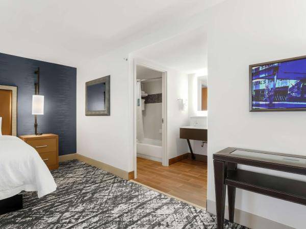 Hampton Inn & Suites Austin-Downtown/Convention Center : photo 1 de la chambre suite studio lit king-size - non-fumeurs