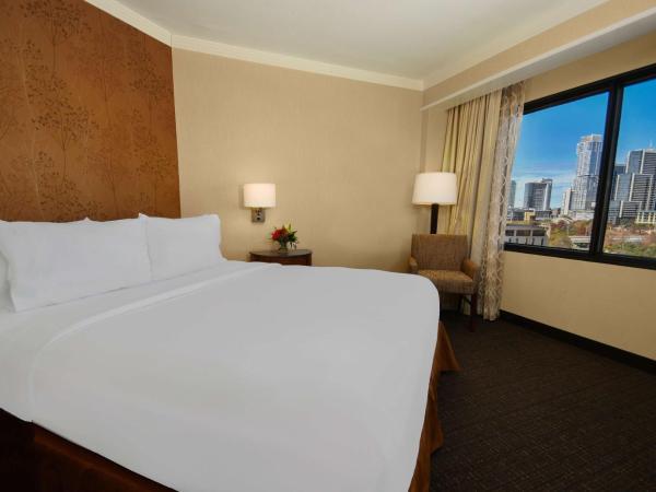 Embassy Suites by Hilton Austin Downtown South Congress : photo 1 de la chambre suite lit king-size premium - vue sur ville - non-fumeurs