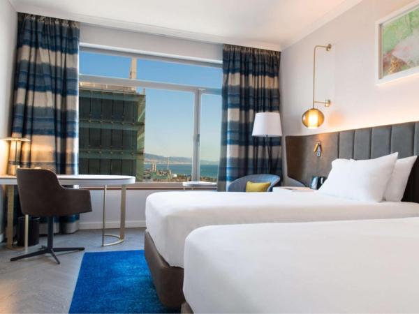 Hilton Diagonal Mar Barcelona : photo 1 de la chambre chambre lits jumeaux exécutive