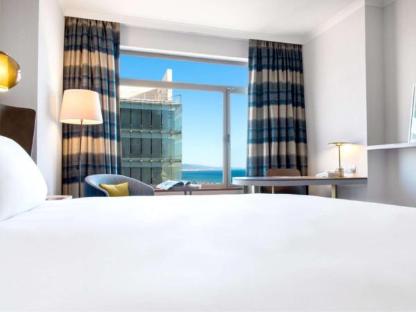 Hilton Diagonal Mar Barcelona : photo 5 de la chambre chambre lit king-size exécutive