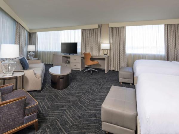 DoubleTree by Hilton Hotel Nashville Downtown : photo 3 de la chambre suite junior avec 2 lits queen-size et canapé-lit