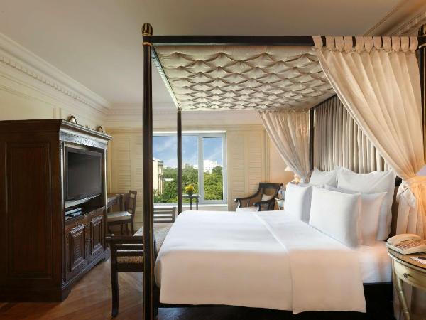 Hilton Mumbai International Airport Hotel : photo 3 de la chambre suite lit king-size majestueuse avec accès au salon exécutif