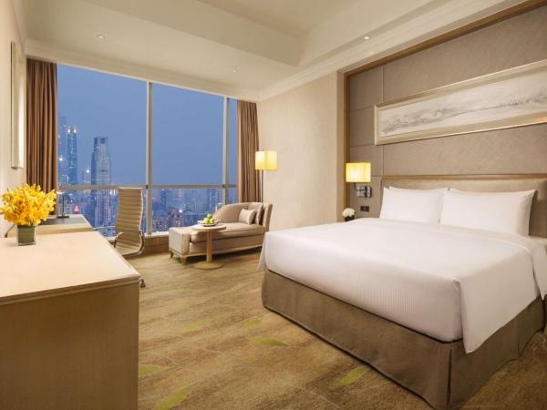 DoubleTree by Hilton Guangzhou-Free Shuttle Bus to Canton Fair Complex & Overseas Buyer Registration Services during Canton Fair Period : photo 2 de la chambre chambre lit king-size - accessible aux personnes à mobilité réduite