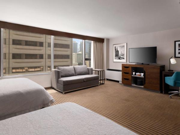 Hampton Inn Chicago Downtown/Magnificent Mile : photo 2 de la chambre chambre 2 lits queen-size avec baignoire - adaptée aux personnes à mobilité réduite
