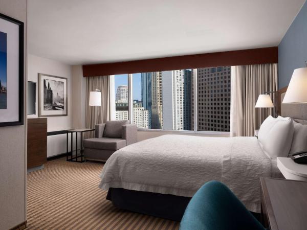 Hampton Inn Chicago Downtown/Magnificent Mile : photo 2 de la chambre chambre lit king-size