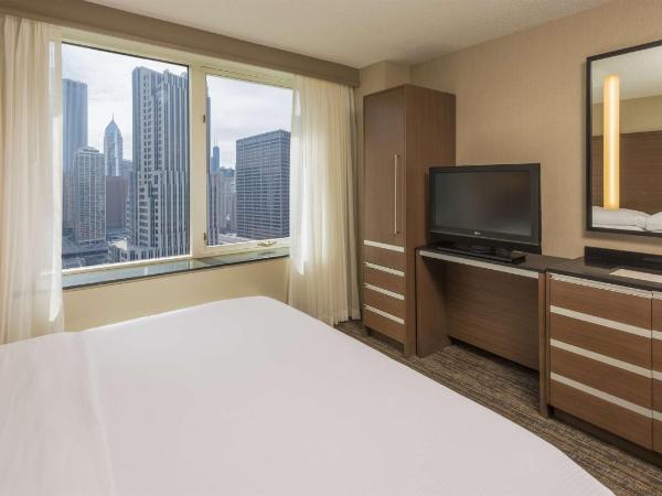 Embassy Suites by Hilton Chicago Downtown Magnificent Mile : photo 1 de la chambre suite 1 chambre lit king-size premium