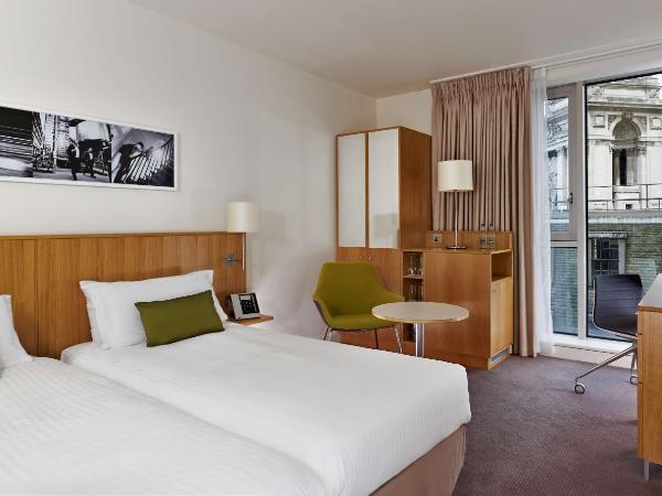DoubleTree by Hilton Hotel London - Tower of London : photo 2 de la chambre chambre lits jumeaux deluxe
