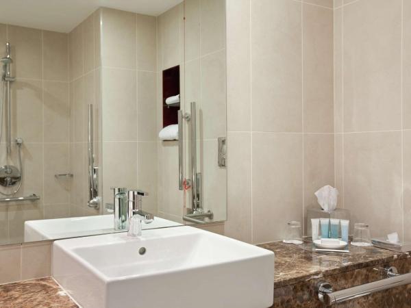 Hilton Liverpool City Centre : photo 1 de la chambre chambre lit king-size exécutive - accessible aux personnes à mobilité réduite