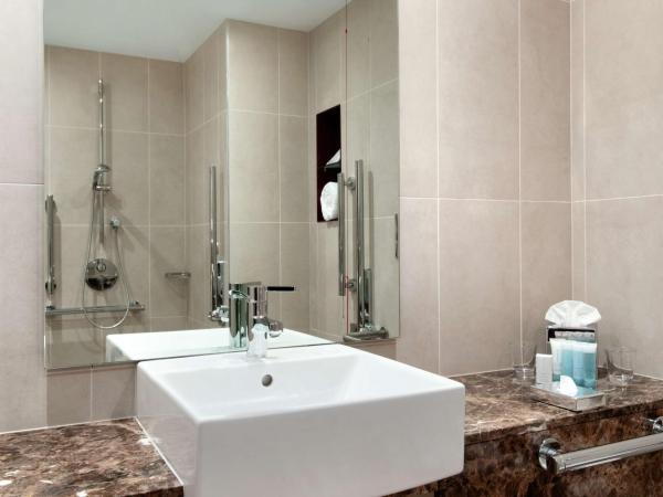 Hilton Liverpool City Centre : photo 2 de la chambre chambre lit king-size exécutive - accessible aux personnes à mobilité réduite