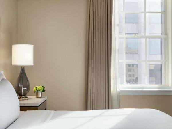 Hilton New Orleans / St. Charles Avenue : photo 1 de la chambre chambre lit king-size - non-fumeurs