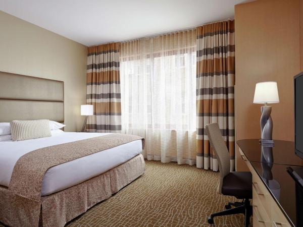 DoubleTree by Hilton Hotel Philadelphia Center City : photo 3 de la chambre suite lit king-size avec kitchenette