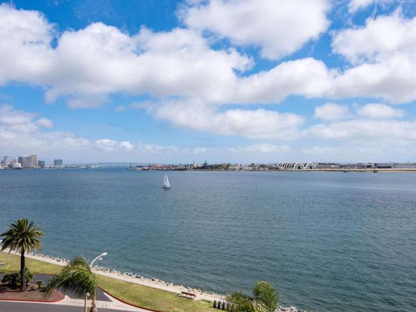 Hilton San Diego Airport/Harbor Island : photo 2 de la chambre chambre lit king-size - vue sur port