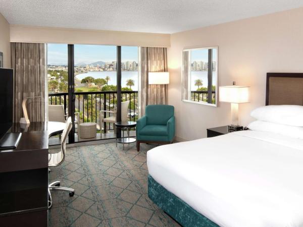 Hilton San Diego Airport/Harbor Island : photo 2 de la chambre chambre lit king-size supérieure - vue sur port de plaisance