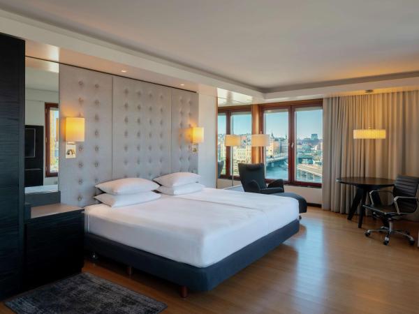 Hilton Stockholm Slussen Hotel : photo 1 de la chambre chambre king exécutive avec vue