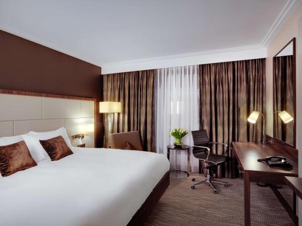 DoubleTree by Hilton Hotel & Conference Centre Warsaw : photo 2 de la chambre chambre lit king-size