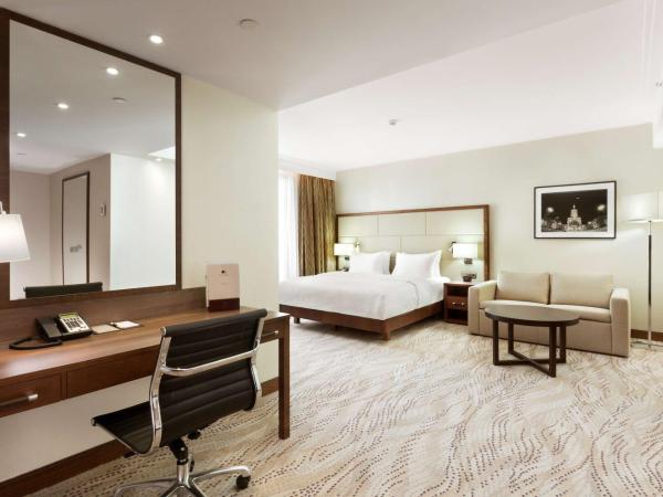 DoubleTree by Hilton Hotel & Conference Centre Warsaw : photo 2 de la chambre chambre lit king-size deluxe