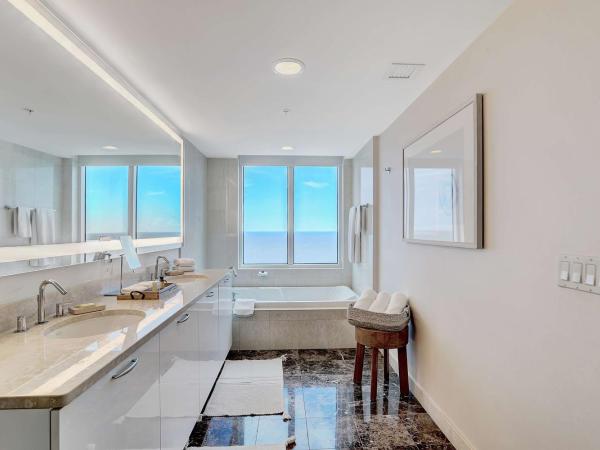 Hilton Fort Lauderdale Beach Resort : photo 8 de la chambre suite 1 chambre avec lit king-size - vue sur océan