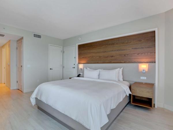 Hilton Fort Lauderdale Beach Resort : photo 3 de la chambre suite junior lit king-size - vue sur océan