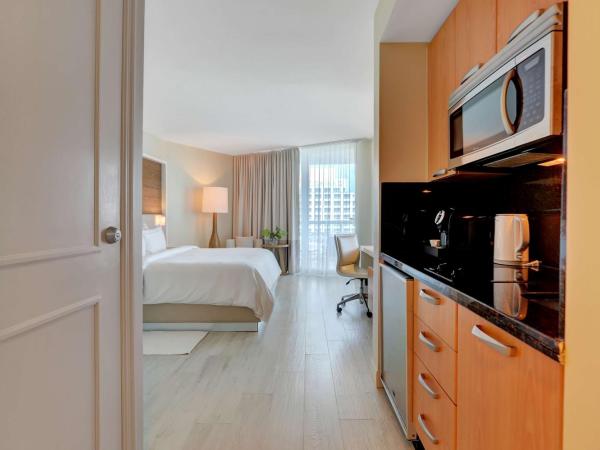 Hilton Fort Lauderdale Beach Resort : photo 4 de la chambre suite junior lit king-size - vue sur océan