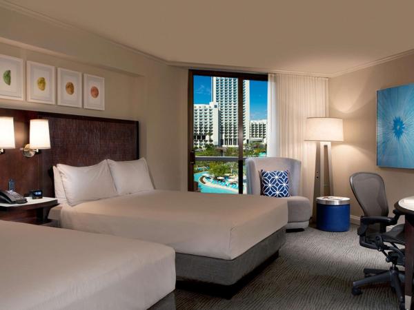 Hilton Orlando Buena Vista Palace - Disney Springs Area : photo 1 de la chambre suite 1 chambre avec 2 lits queen-size - vue sur piscine