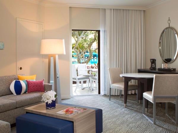 Hilton Orlando Buena Vista Palace - Disney Springs Area : photo 1 de la chambre suite king 1 chambre avec vue sur piscine