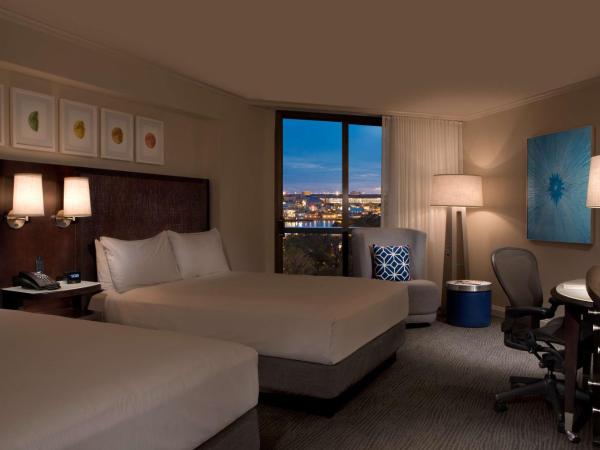 Hilton Orlando Buena Vista Palace - Disney Springs Area : photo 2 de la chambre chambre lit queen-size - vue sur epcot 