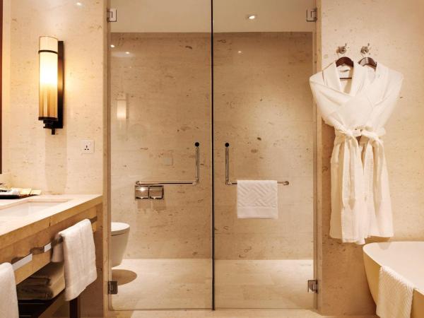 Hilton Kota Kinabalu : photo 5 de la chambre suite lit king-size exécutive