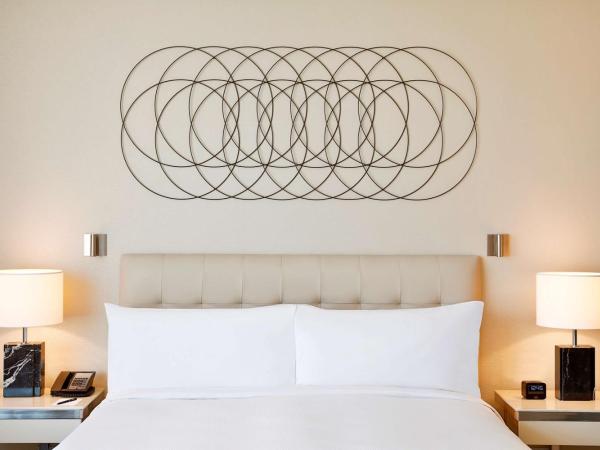 Hilton Tanger City Center : photo 1 de la chambre chambre lit king-size - accessible aux personnes à mobilité réduite