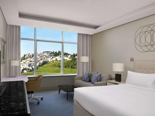 Hilton Tanger City Center : photo 2 de la chambre chambre lit king-size exécutive