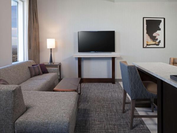 H Hotel Los Angeles, Curio Collection By Hilton : photo 4 de la chambre suite deluxe avec lit king-size