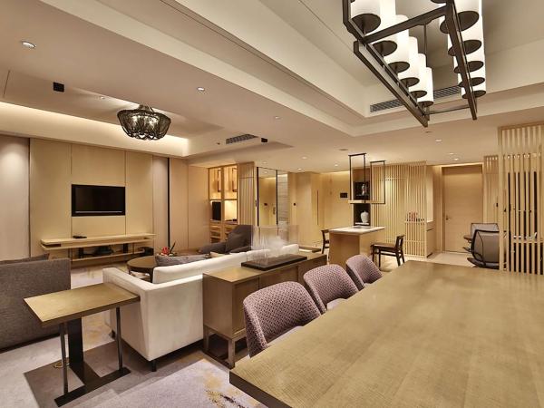 Hilton Suzhou : photo 2 de la chambre suite lit king-size deluxe - accès au salon