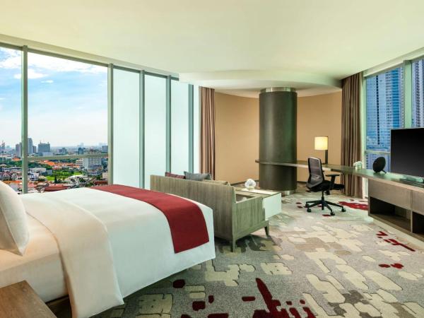 DoubleTree by Hilton Surabaya : photo 1 de la chambre suite d’angle lit king-size