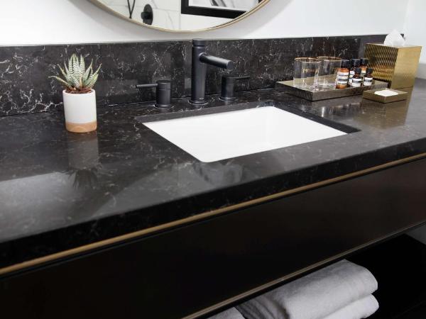 C. Baldwin, Curio Collection by Hilton : photo 5 de la chambre chambre avec 2 lits queen-size