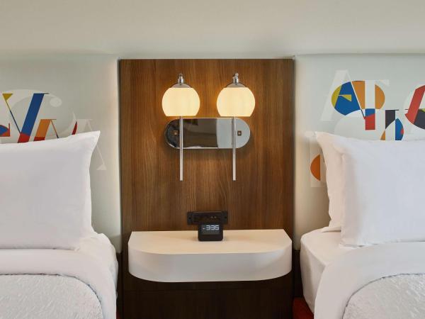 Hampton Inn & Suites Atlanta-Midtown, Ga : photo 3 de la chambre chambre avec 2 grands lits queen-size 