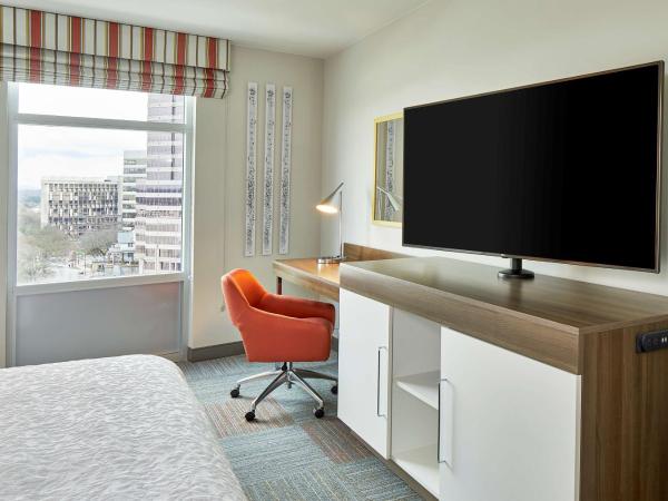 Hampton Inn & Suites Atlanta-Midtown, Ga : photo 1 de la chambre suite studio lit king-size - non-fumeurs - vue sur cour