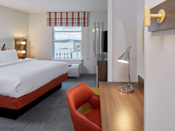 Hampton Inn & Suites Atlanta-Midtown, Ga : photo 4 de la chambre chambre lit king-size