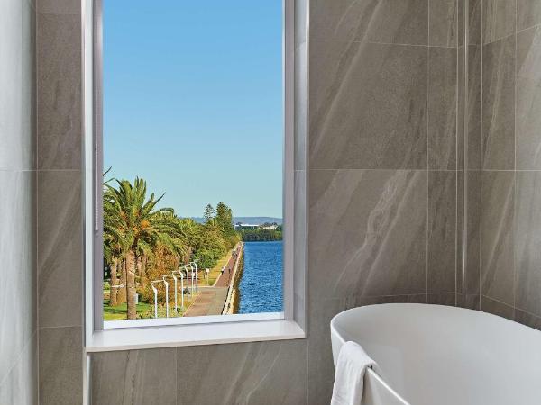 Doubletree By Hilton Perth Waterfront : photo 4 de la chambre chambre lit king-size deluxe