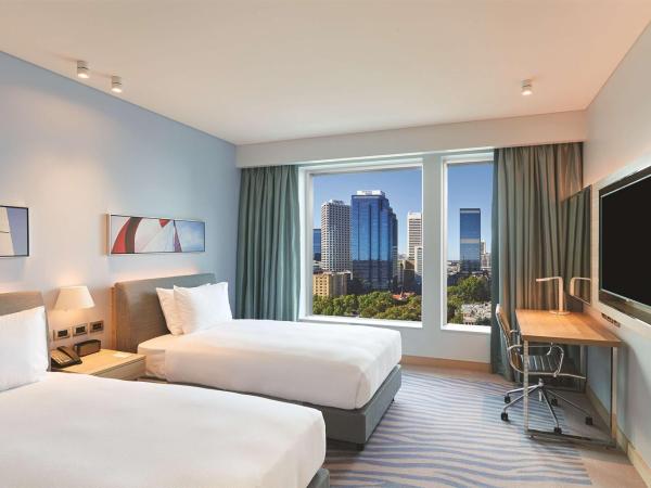 Doubletree By Hilton Perth Waterfront : photo 2 de la chambre twin room with panoramic city view