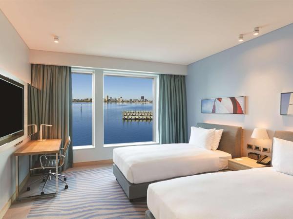 Doubletree By Hilton Perth Waterfront : photo 2 de la chambre chambre lits jumeaux - vue sur rivière