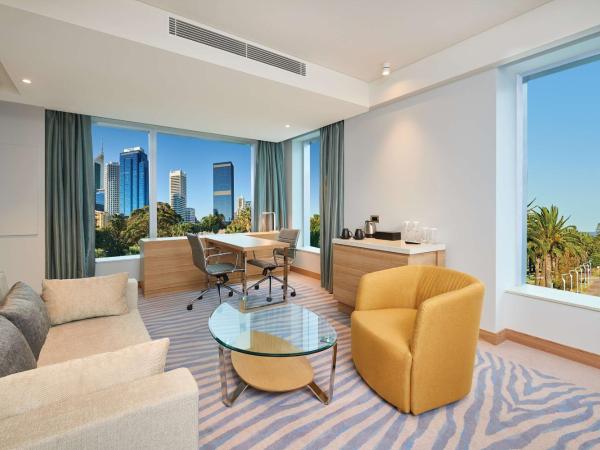 Doubletree By Hilton Perth Waterfront : photo 1 de la chambre chambre lit king-size deluxe