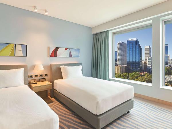 Doubletree By Hilton Perth Waterfront : photo 3 de la chambre twin room with panoramic city view